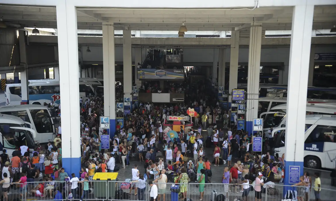 FERIADÃO DE 7 DE SETEMBRO MOVIMENTA A RODOVIÁRIA NOVO RIO E COLOCA A REGIÃO DOS LAGOS NO CENTRO DAS VIAGENS