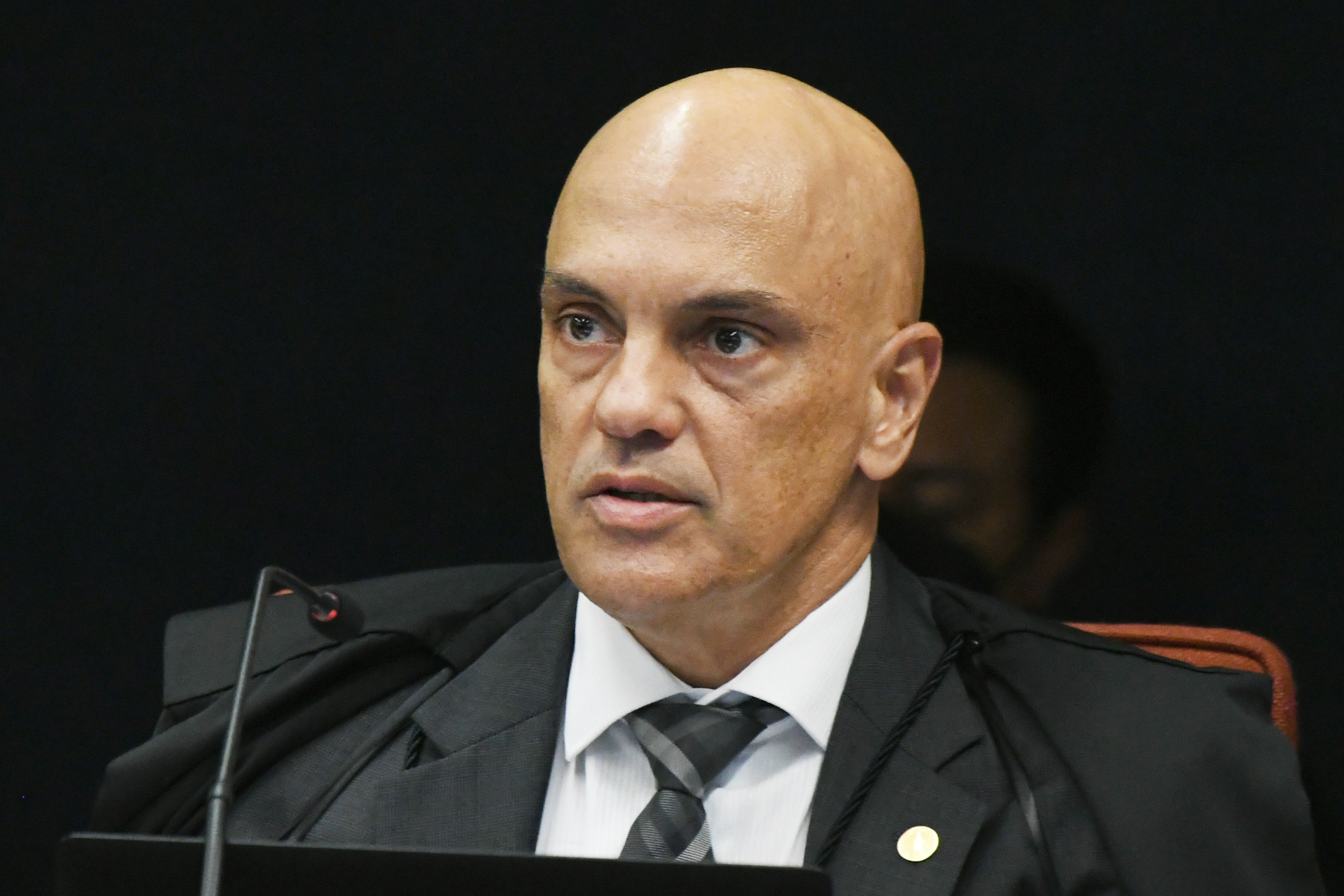AFINAL, O QUE ESTÁ ACONTECENDO NO STF? ENTENDA A CRISE QUE COLOCOU MINISTROS DO SUPREMO EM LADOS DIFERENTES